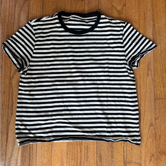 Everlane THE BOX-CUT TEE IN ESSENTIAL COTTON - Picture 4 of 5